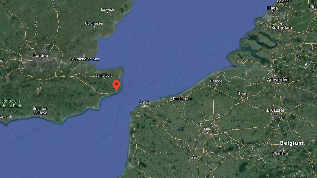 A brit Dover, valamint a szemközti francia Calais a Google Térképen