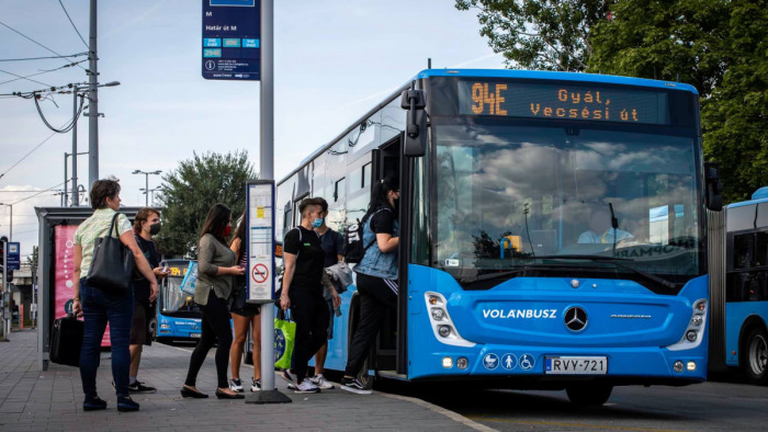 Új buszokat kap Budapest és az agglomeráció, itt is van az első - fotók