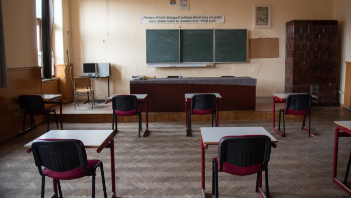 Több magyarországi iskolában is bombariadó volt hétfőn, sokakat hazaküldtek