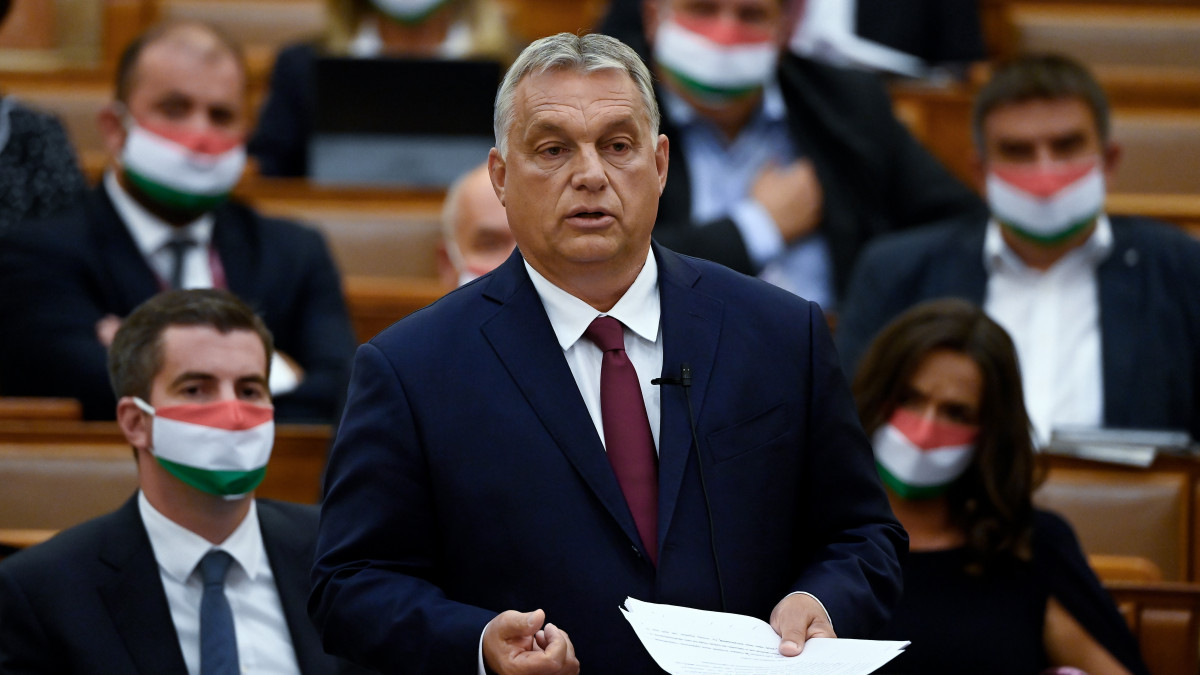 Orbán Viktor miniszterelnök napirend előtt szólal fel az Országgyűlés plenáris ülésén 2020. szeptember 21-én.