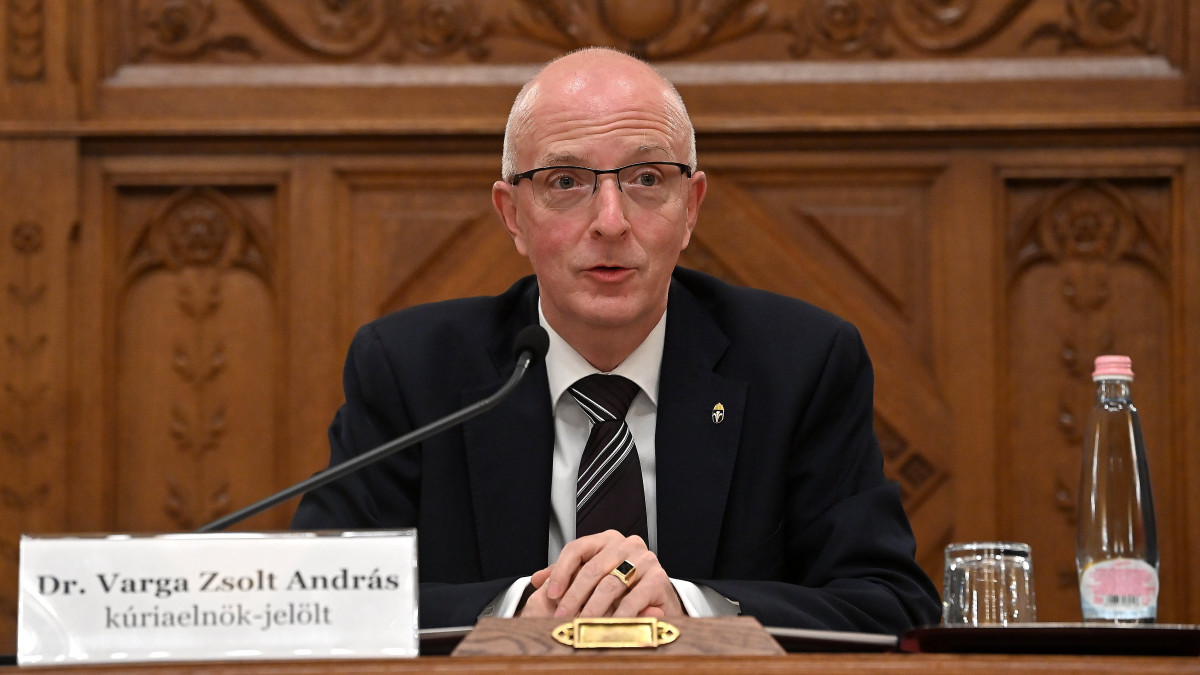Varga Zsolt András, a Kúria elnökjelöltje meghallgatásán az Országgyűlés igazságügyi bizottságának ülésén a Parlament Delegációs termében 2020. október 8-án.