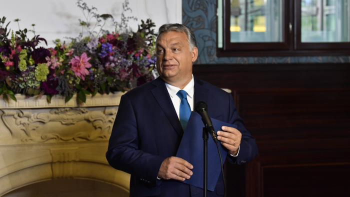 Orbán Viktor: Kertész Imrét nem lehet beskatulyázni