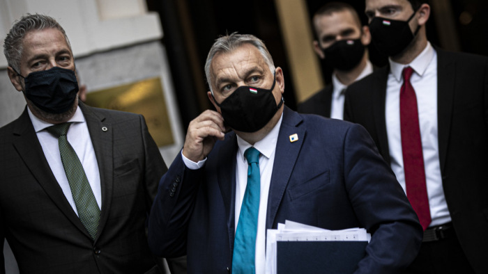 Orbán Viktor most már 99,99 százalékban bízik az egészségügy túlélésében