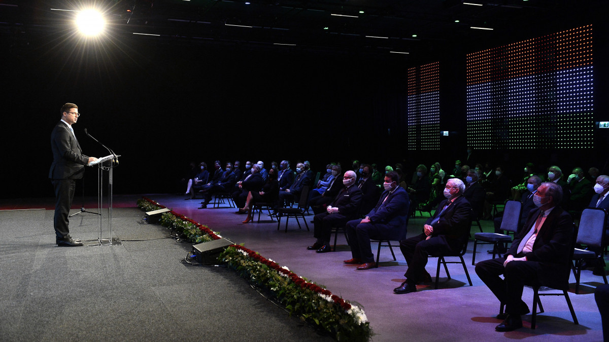 Gulyás Gergely, a Miniszterelnökséget vezető miniszter beszédet mond az 1956-os forradalom és szabadságharc emléknapja alkalmából tartott ünnepségen a Várkert Bazárban 2020. október 23-án.