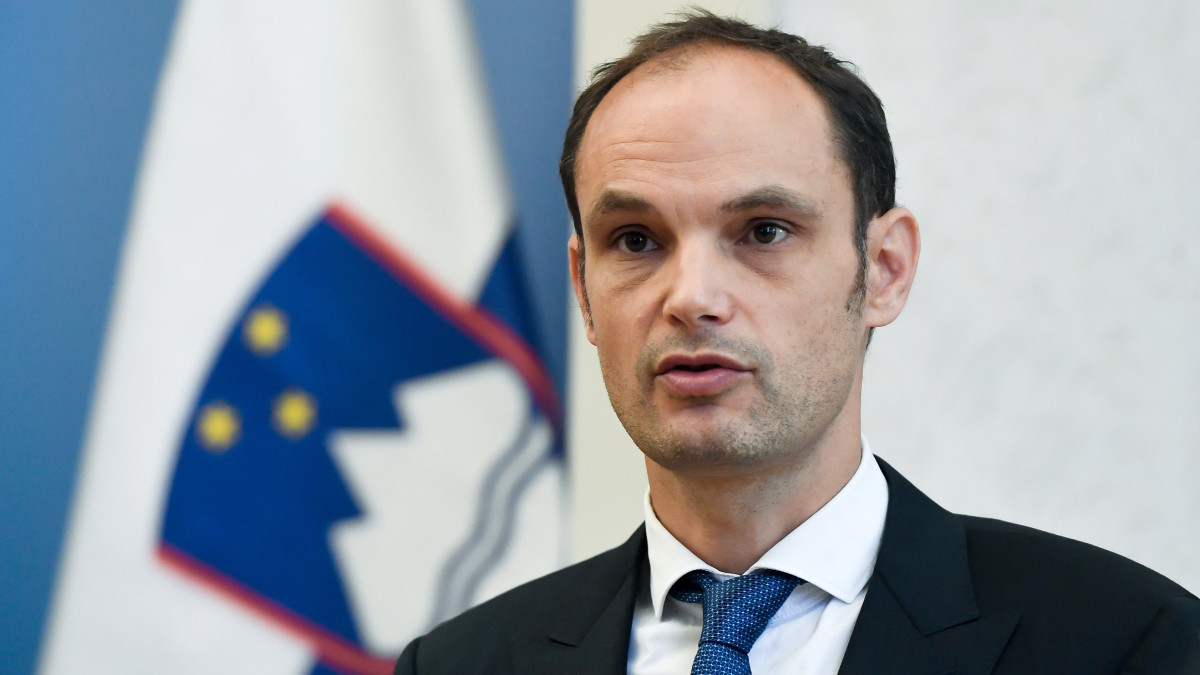 Anze Logar szlovén külügyminiszter az úgynevezett bécsi ötök informális csoportosulás budapesti sajtótájékoztatóján 2020. július 14-én.