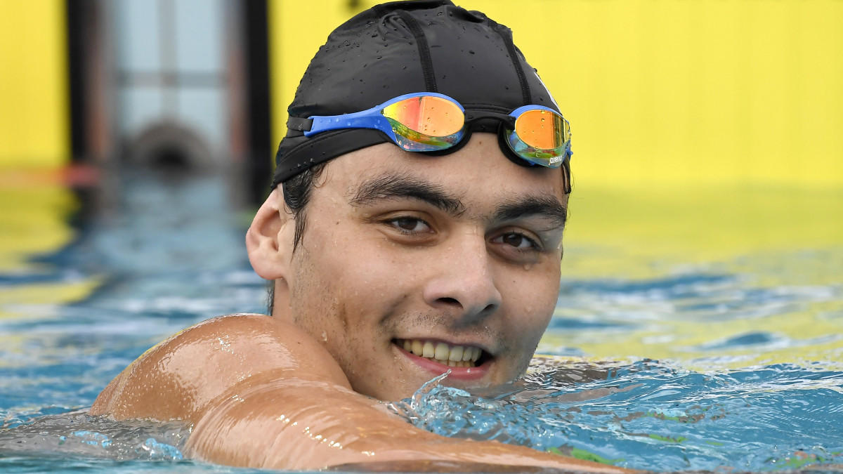 A győztes Kalmár Ákos a férfi  1500 méteres gyorsúszás döntője után a Négy Nemzet Úszóversenyen a margitszigeti Hajós Alfréd Nemzeti Sportuszodában 2020. július 26-án.