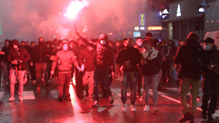Éjszakai zavargásokká fajult több olaszországi tiltakozás