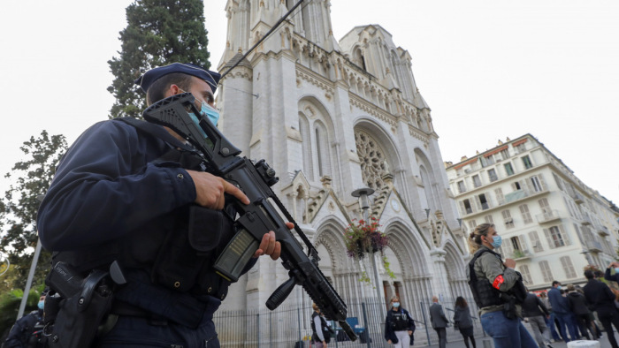 Franciaországban már a belső terrortámadások elhárítására fókuszálnak