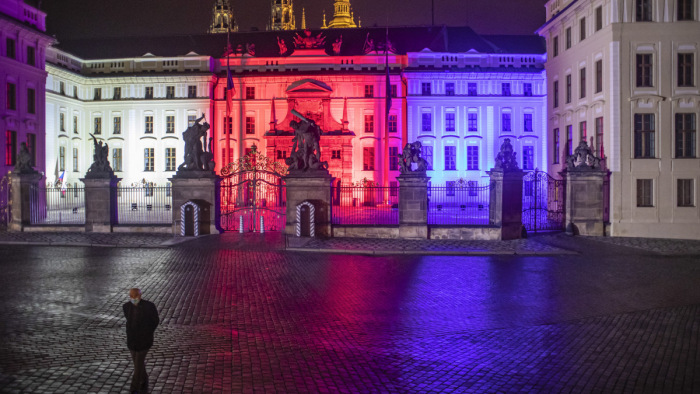 Karácsonyig is maradhat a cseh szükségállapot
