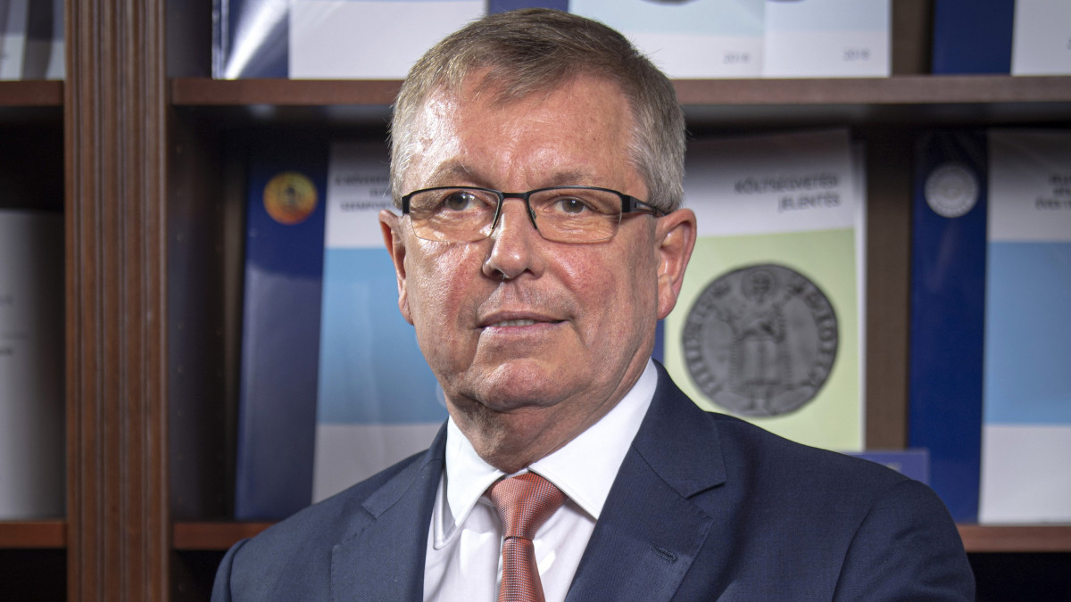 Matolcsy György, a Magyar Nemzeti Bank (MNB) elnöke a jegybank épületében 2020. április 16-án.