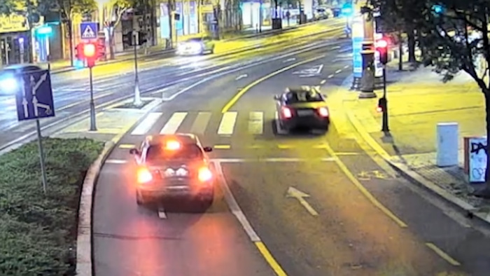 Kiadta a rendőrség a Károly körúti baleset térfigyelős felvételeit – videó