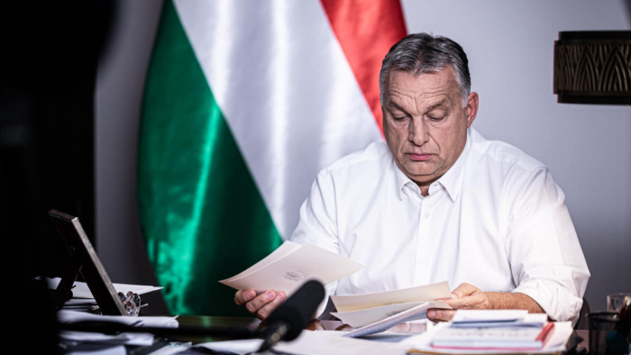 Éjszakai kijárási tilalom, ingyenes parkolás, rendkívüli jogrend - Orbán Viktor rendkívüli bejelentéseket tett