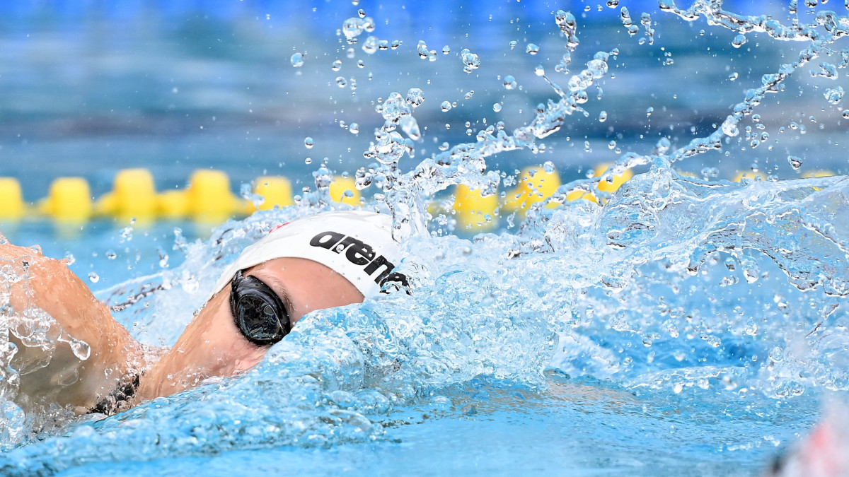 A későbbi győztes Kapás Boglárka a 200 méteres gyorsúszás döntőjében a Négy Nemzet Úszóversenyén a margitszigeti Hajós Alfréd Nemzeti Sportuszoda és Széchy Tamás Uszodában 2020. július 24-én.