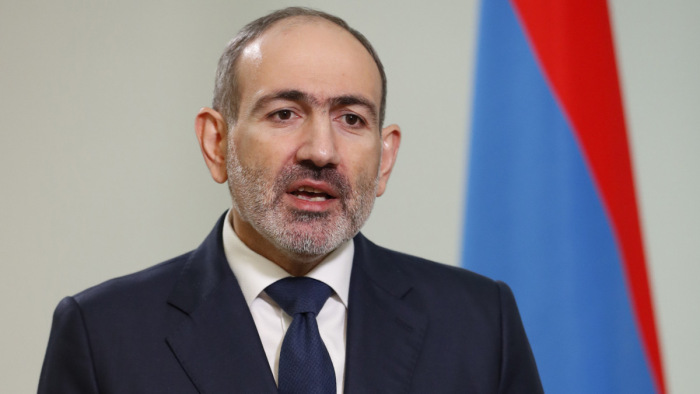 Stratégiai hibát emleget Oroszországgal kapcsolatban az örmény kormányfő