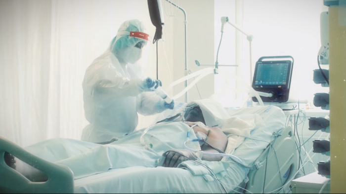 Testközelből a magyar orvosok és ápolók heroikus küzdelme a betegekért – videó