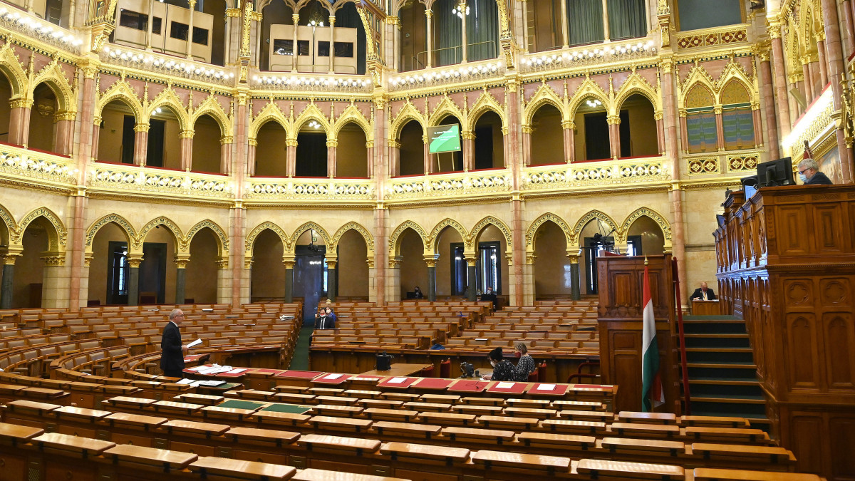 Az Országgyűlés plenáris ülése 2020. november 18-án.