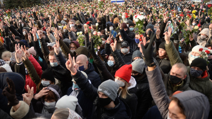 A fehérorosz fasiszták több tízezres antifasiszta tüntetést tartottak