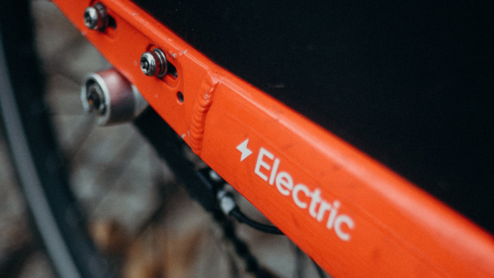 Hétfőtől lehet pályázni elektromos kerékpárok kedvezményes vásárlására