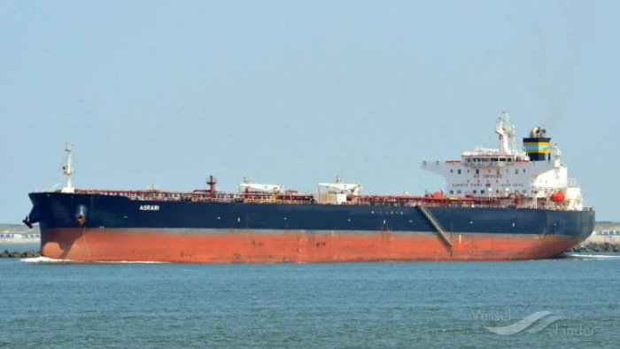 Robbanás a Vörös-tengeren, megsérült a megtámadott európai olajtanker