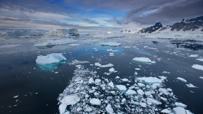 Az antarktiszi gleccser drámai változására figyelmeztetnek