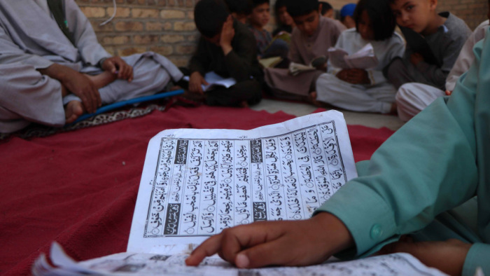 Afganisztánban kötelezően mecsetbe küldenék tanulni a kisiskolásokat