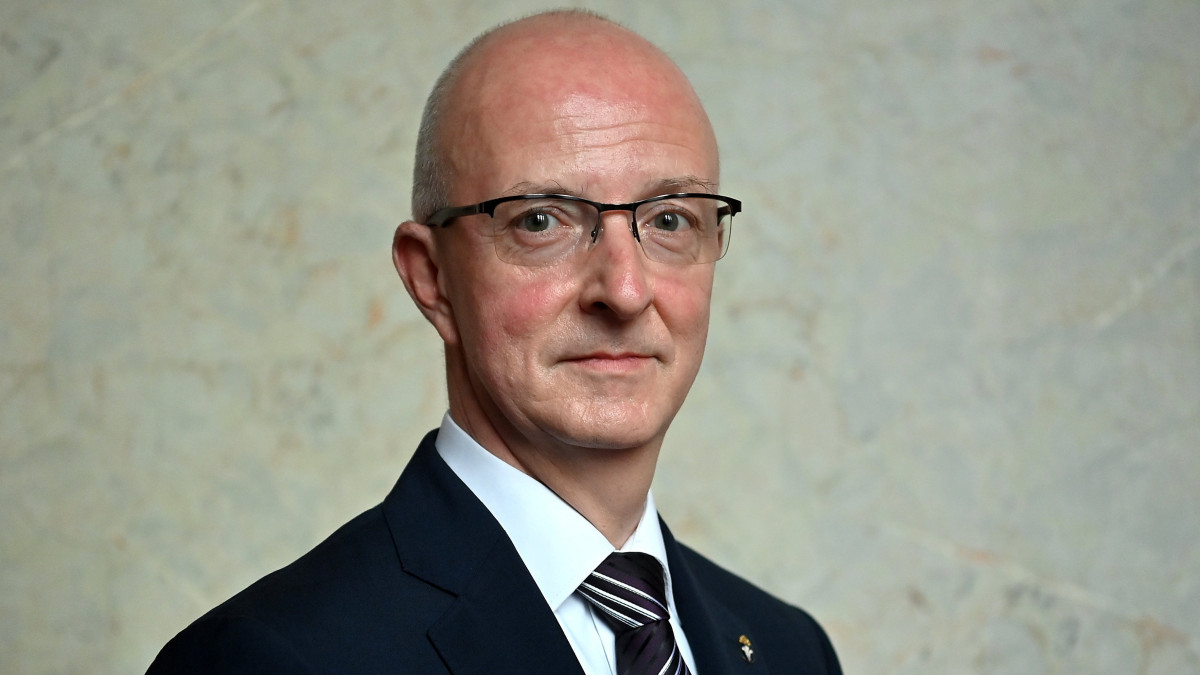 Varga Zsolt András, a Kúria elnökjelöltje bizottsági meghallgatása után a Parlamentben 2020. október 8-án.