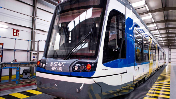 Hamarosan „begördül” a tram-train prototípusa Szentesre – videó