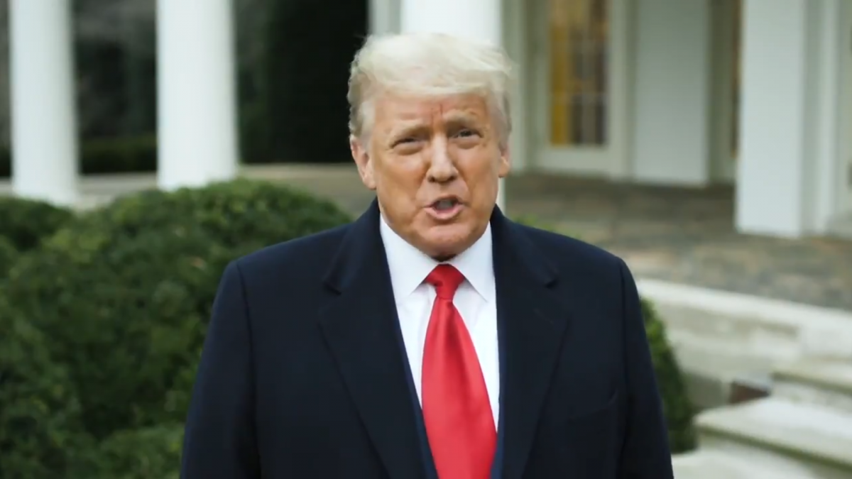 Donald Trump békés távozásra szólította fel a híveit - videó