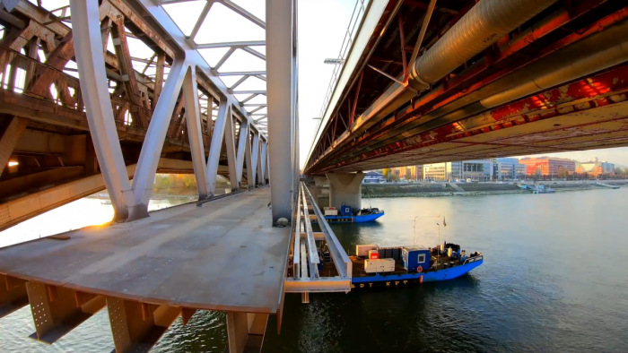 Újabb látványos fázishoz ért a Déli összekötő vasúti híd építése – videó