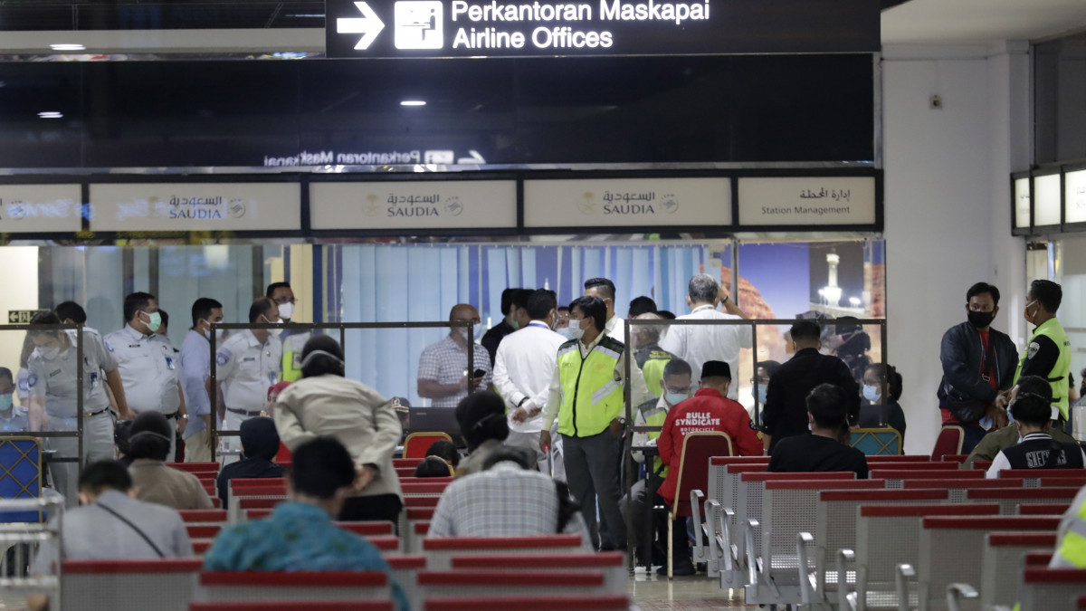 A Soekarno-Hatta Nemzetközi Repülőtér válságközpontja az indonéziai Tangerangban 2021. január 9-én, miután a légi irányítók elvesztették a kapcsolatot a Sriwijaya Air indonéz légitársaság egyik belföldi járaton közlekedő Boeing737-500 típusú gépével.