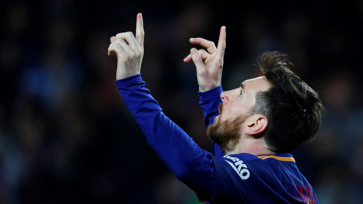 Barcelona, 2018. április 8.Lionel Messi, az FC Barcelona játékosa ünnepli a Leganes elleni gólját a spanyol első osztályú labdarúgó-bajnokság 2018. április 7-i mérkőzésén a  barcelonai Camp Nou Stadionban. A Barcelona 3-1-re győzött, mindhárom gólt Messi szerezte.(MTI/EPA/Alejandro Garcia)
