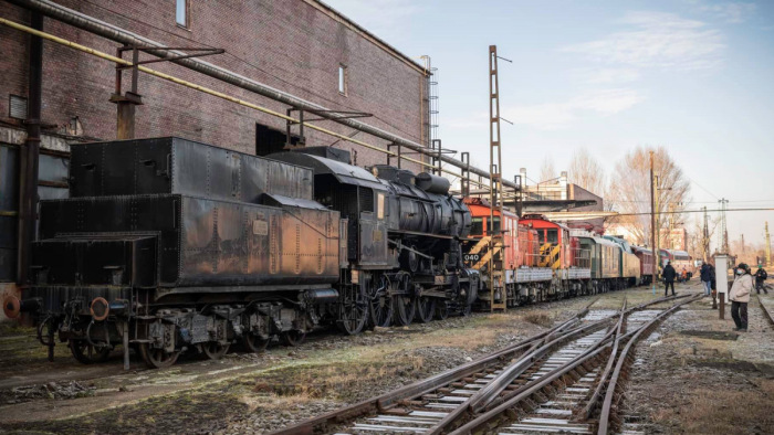 A vonatok budapesti szerelmesei dörzsölhetik a tenyerüket – sok kép