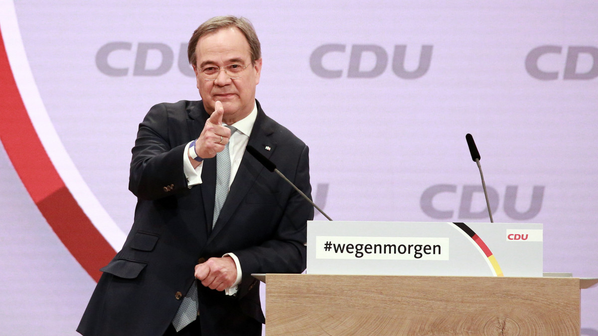 Armin Laschet, Észak-Rajna-Vesztfália miniszterelnöke beszédet mond a kormányzó német Kereszténydemokrata Unió (CDU) kétnapos online kongresszusán Berlinben 2021. január 16-án, miután megválasztották a CDU új elnökévé.