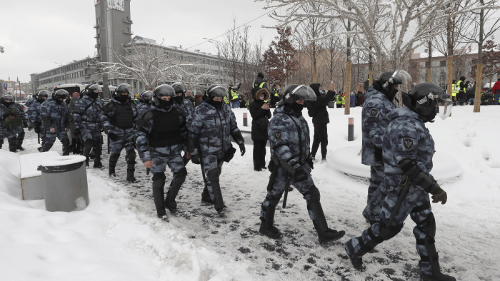 Oroszországban rekordot döntött a tüntetéseken őrizetbe vettek száma