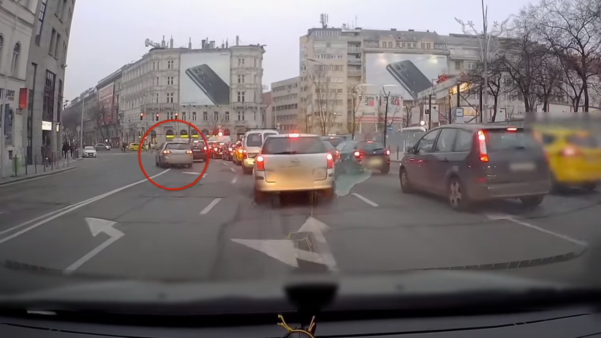 Új szintre emelte a pofátlanságot egy sofőr a Deákon – videó