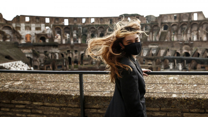Koronavírus - Rómában megrohamozták a fodrászokat és kozmetikusokat a zárlat előtt