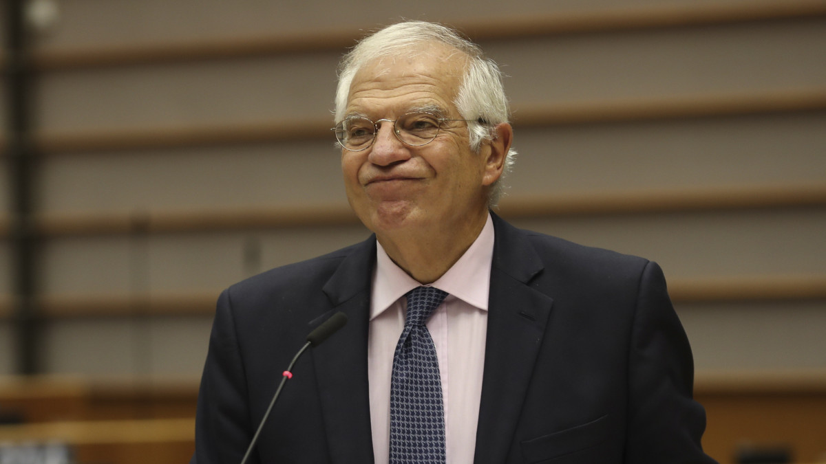 Josep Borrell, az unió külügyi és biztonságpolitikai főképviselője az Európai Parlament (EP) brüsszeli plenáris ülésének a jövő héten esedékes uniós csúcstalálkozót előkészítő vitáján 2020. szeptember 15-én. Borell közölte, hogy az Európai Uniónak szolidárisnak kell lennie Görögországgal és Ciprussal, ugyanakkor folytatnia kell a tárgyalásokat Törökországgal a Földközi-tenger keleti felében végzett török kutatófúrások keltette feszültség és bizonytalanság feloldása érdekében.