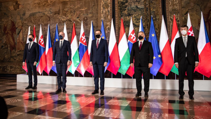 Orbán Viktor: Közép-Európa országainak egy lépéssel előrébb kell járniuk a versenyképességhez