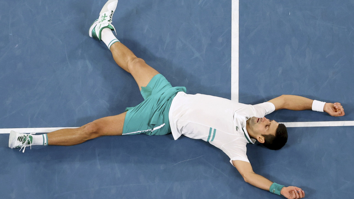 Egy szál arra utal, hogy Novak Djokovic nem oltásellenes, hanem természetgyógyászat-hívő