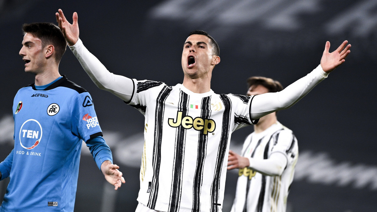 Cristiano Ronaldo, a Juventus játékosa a Spezia ellen az olasz első osztályú labdarúgó-bajnokságban játszott mérkőzésen a torinói Allianz Stadionban 2021. március 2-án.