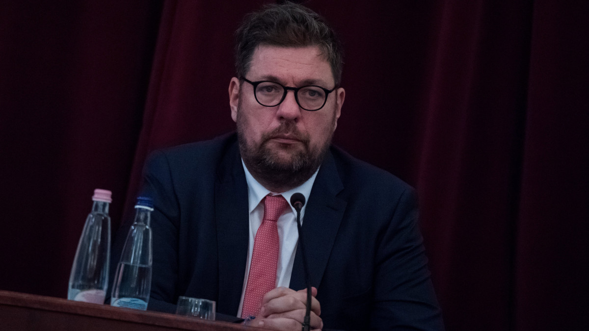 Kerpel-Fronius Gábor, az átláthatóságért, a részvételiségért, az innovációért és a fenntartható fejlődésért felelős főpolgármester-helyettes az új összetételű Fővárosi Közgyűlés alakuló ülésén a Városháza dísztermében 2019. november 5-én.