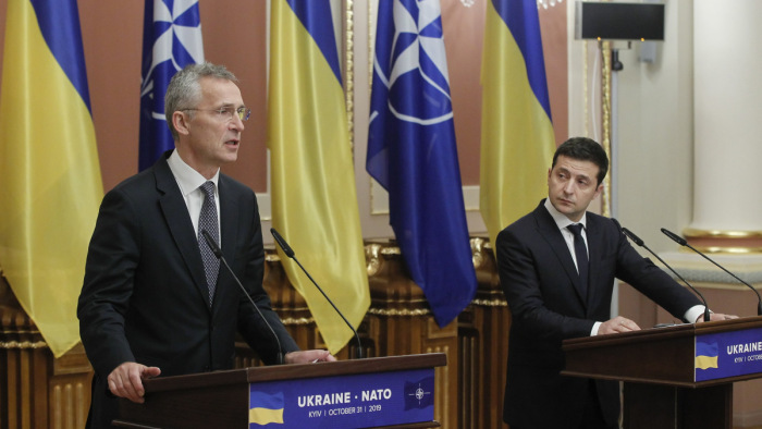 Washington továbbpasszolta az ukrán labdát a NATO-nak