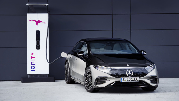 Megérkezett az EQS, bemutatta első valódi elektromos autóját a Mercedes-Benz