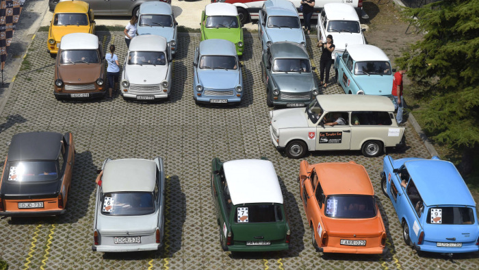Csúnyán öregednek a magyar autók
