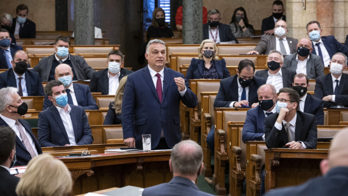 A Fidesz-KDNP-nek 125, az ellenzéknek 73 mandátumot becsültek - 5 kutatóintézet közösen mutatta be méréseit