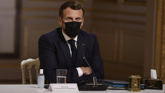 Már meg is van az Emmanuel Macron felpofozójának büntetése