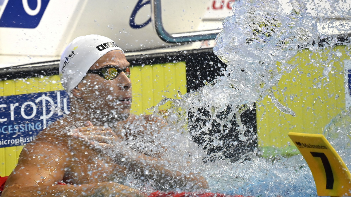 A győztes Szabó Szebasztián a férfi 50 méteres pillangóúszás döntőjében a budapesti vizes Európa-bajnokságon a Duna Arénában 2021. május 21-én.