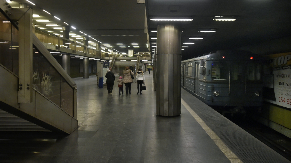 A 3-as metróvonal Nagyvárad téri állomása 2017. január 10-én.