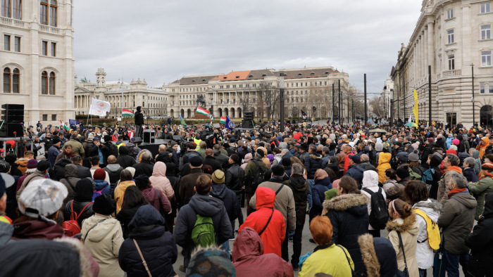 Nem olyan egyértelmű, hogyan szabályos ma tüntetni Magyarországon