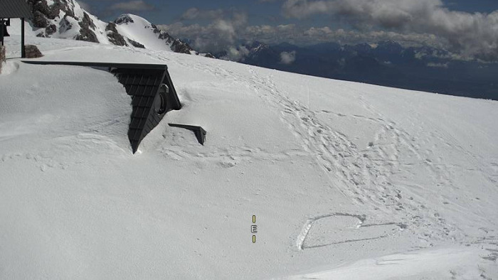 Újabb csúcs: ötméteresre hízott a hó az Alpokban